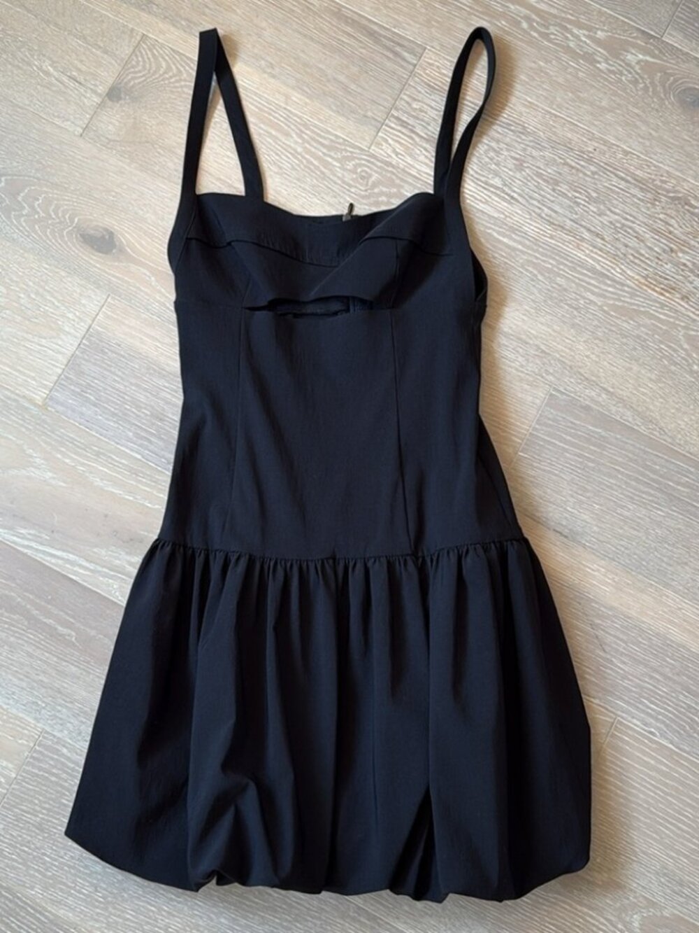 Report broke_barbie broke_barbie Updated 4 mins ago NWT Zara Balloon Mini Dress